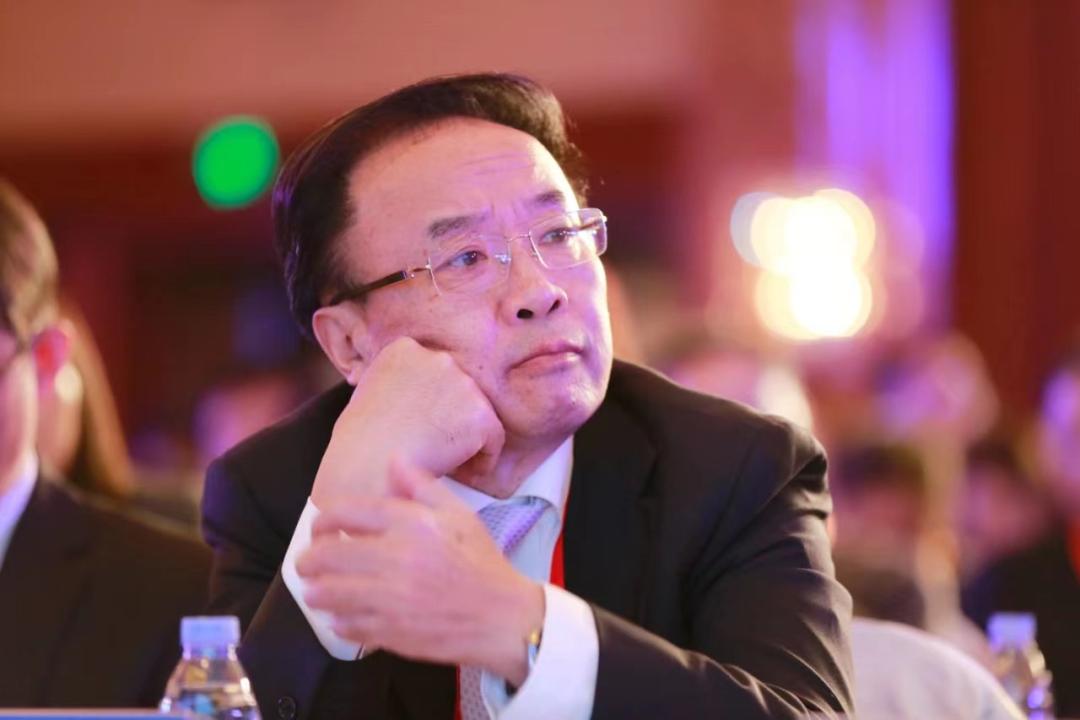 与书相伴与智慧同行,与书相伴静静地享受这段时光