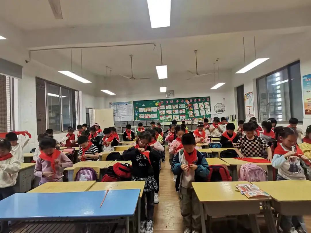 学习二十大争做好队员——二实小一年级新生队前教育闯关活动