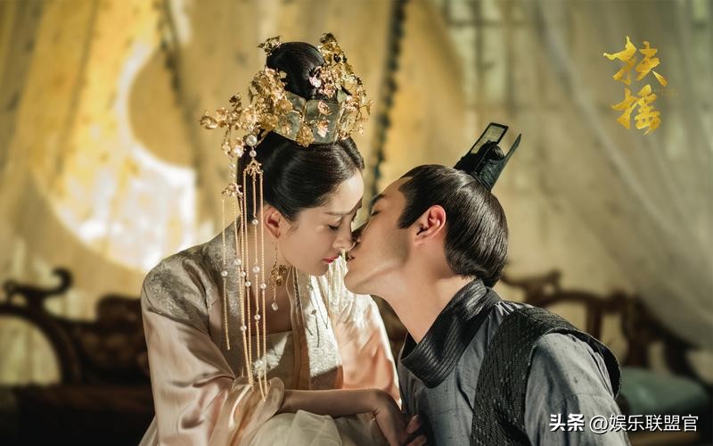 撩汉、乱认爸、男男接吻，这6位明星是没分寸感，还是“耍流氓”