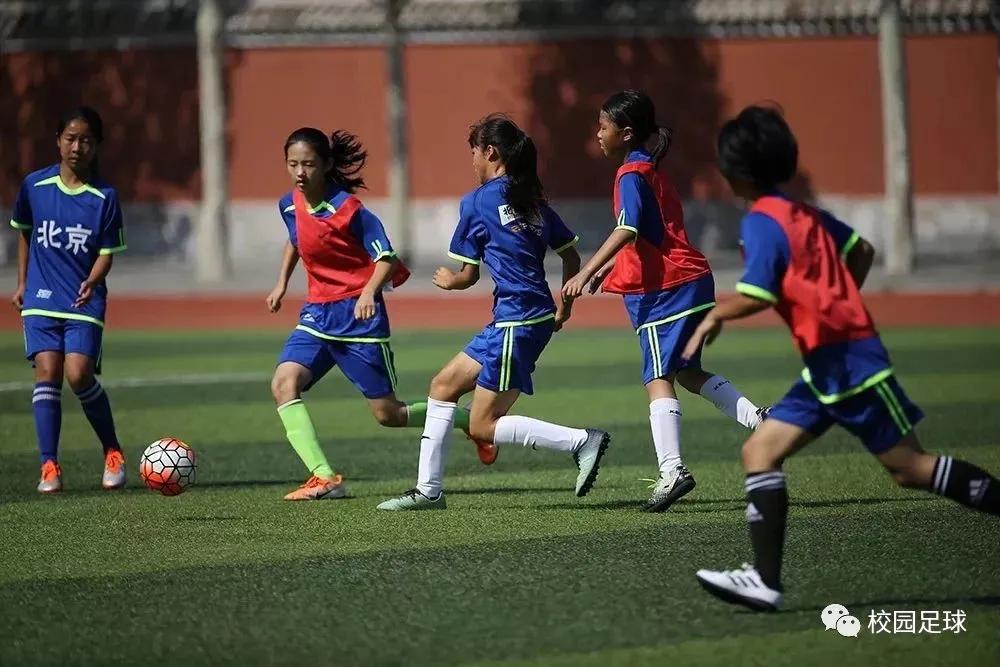 女孩子适合练习踢足球吗,女孩子踢足球感悟