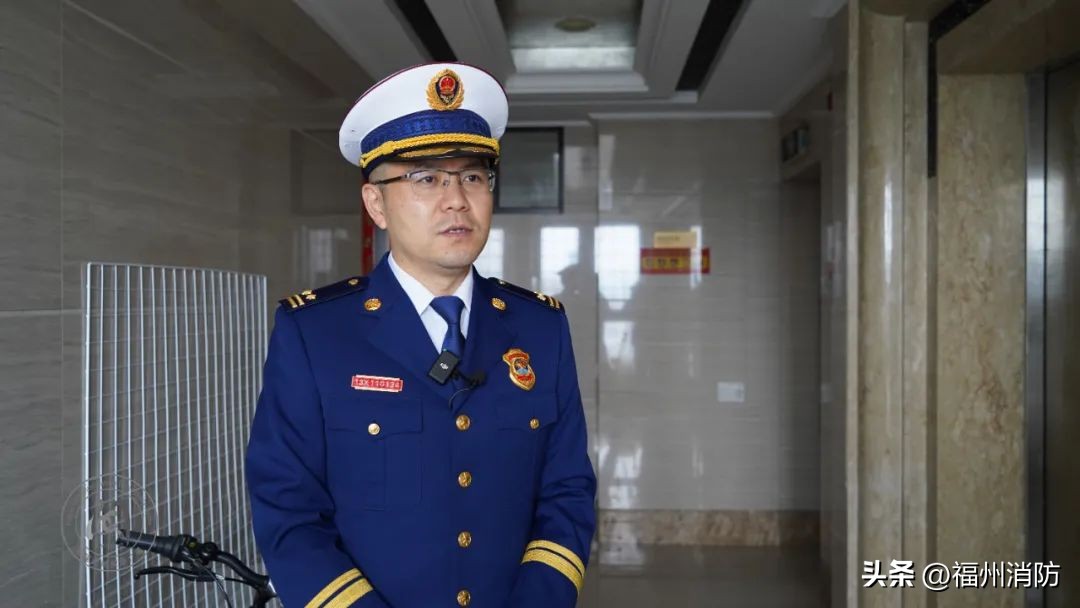 高层住宅起火如何自救,高层住宅起火楼顶可以避险吗