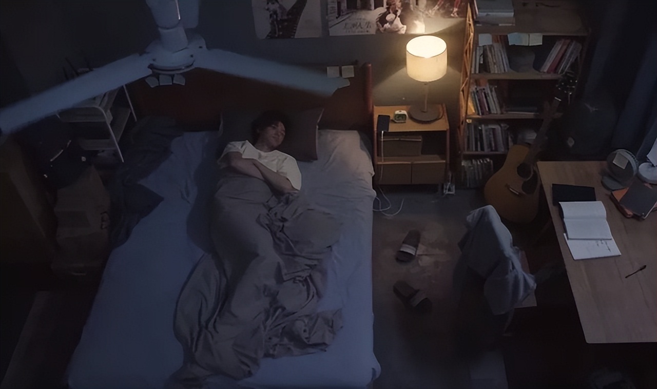 北京三平米出租屋照片令人心酸，原来明星和普通人的穷不是一种穷