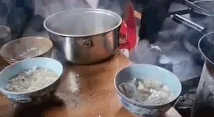 没有一只小龙虾可以活着游出长江,没有一只蝌蚪能活着走出广西