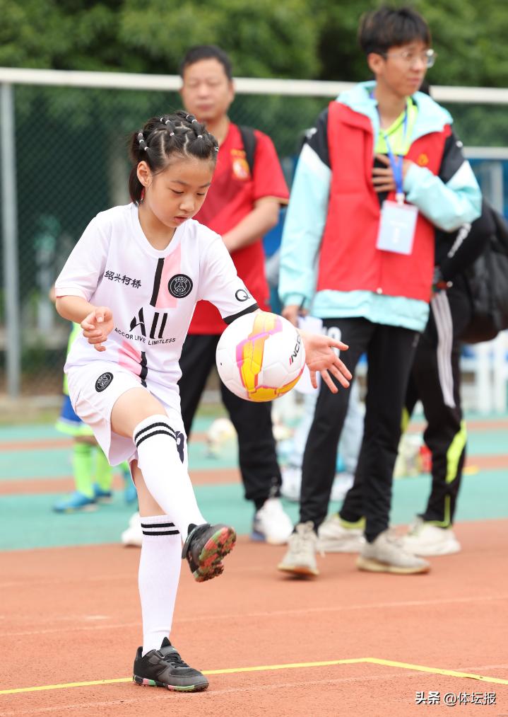 足球宝贝全国总决赛,足球宝贝参加综艺节目