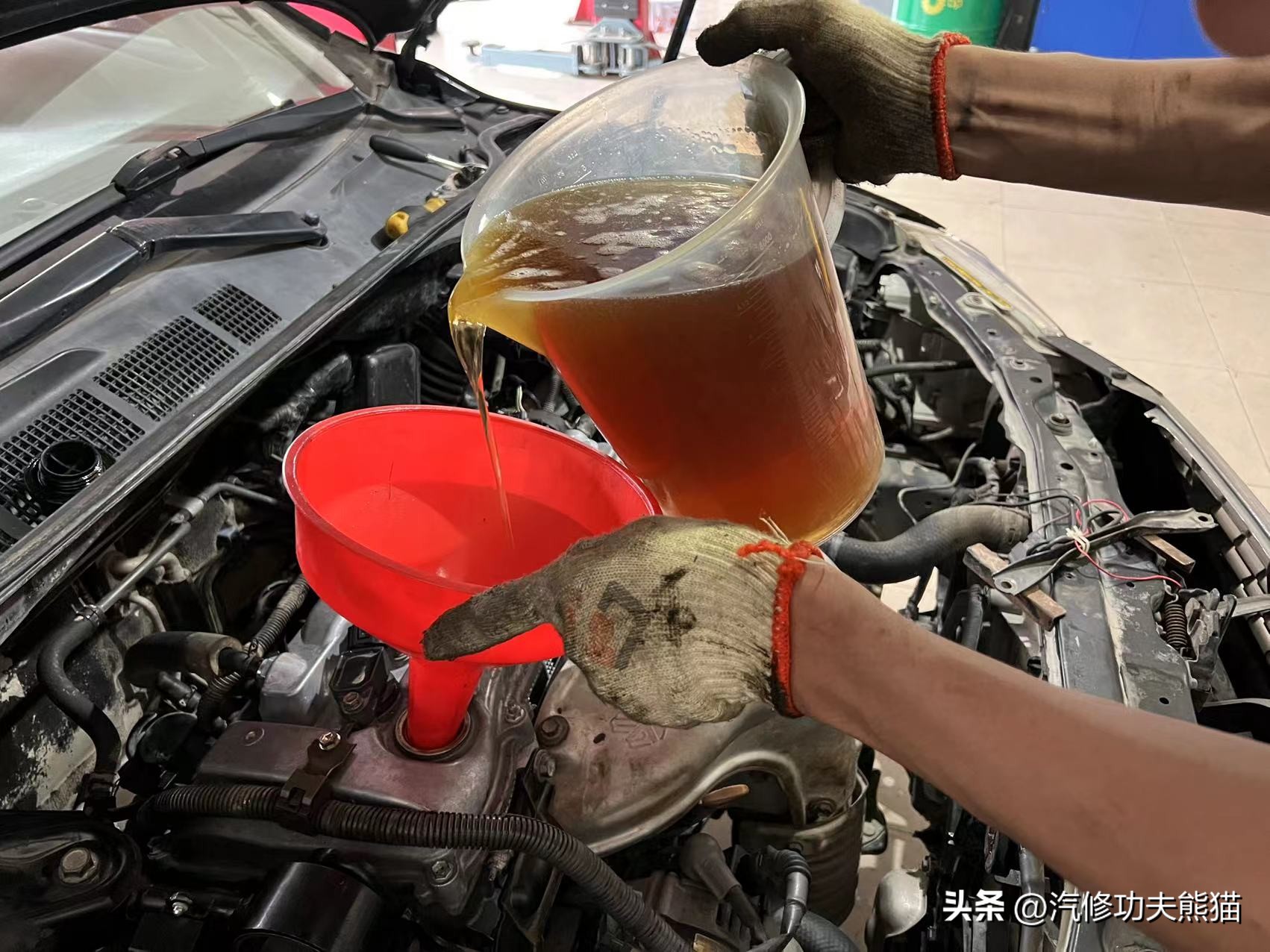 凯美瑞路上趴窝,一车传三代的丰田