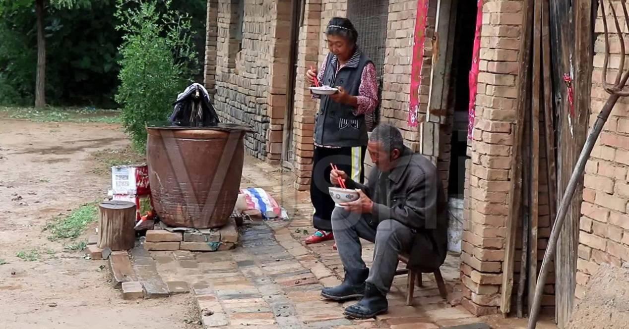 48岁大姐相亲遇上老熟人,50岁大姐相亲后续