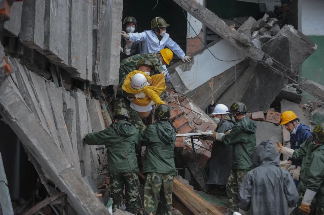 汶川地震13周年这些画面让人泪目,汶川地震感人图片含泪整理