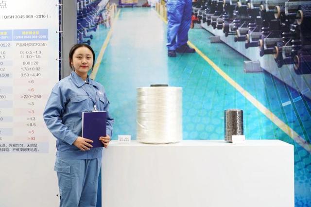 我国首套万吨级大丝束碳纤维投产,中国首条大丝束碳纤维
