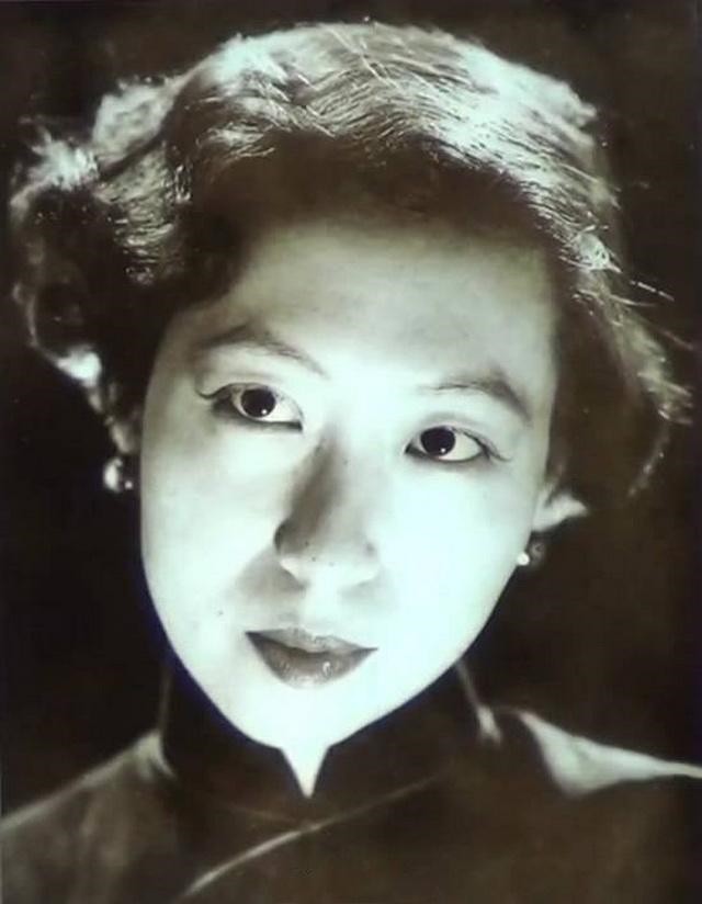 张爱玲为什么嫁给美国难民,如何评价张爱玲和赖雅的爱情