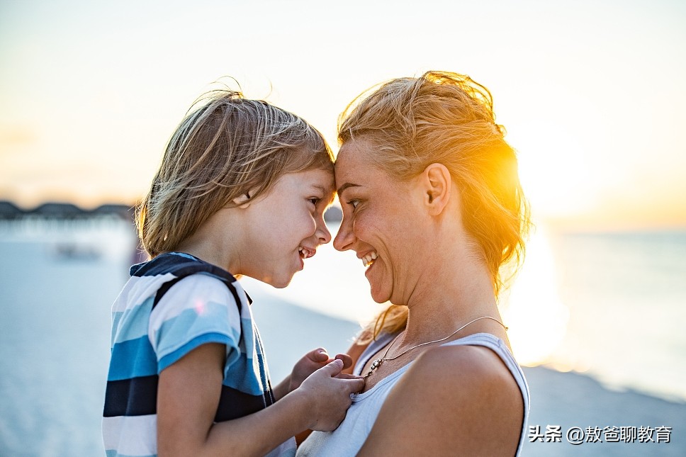 孩子不和父母亲近应该怎样教育,成年孩子自我封闭不和父母沟通