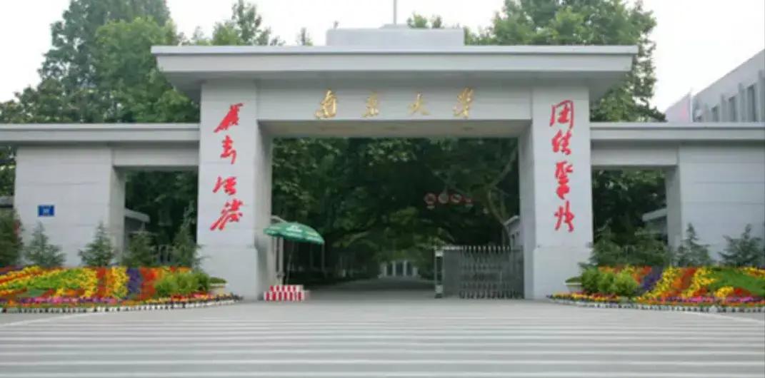 2002年大连5.7空难事件照片,大连五七空难死亡人数