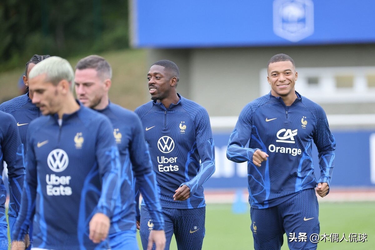 2022卡塔尔世界杯的大力神杯,卡塔尔世界杯决赛大力神杯进场