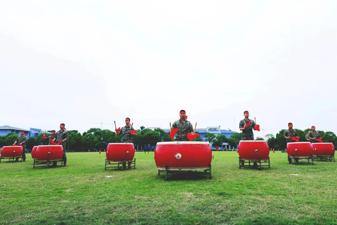 燃爆全场这场军体运动会血性十足,2021年海军陆战队军体运动会