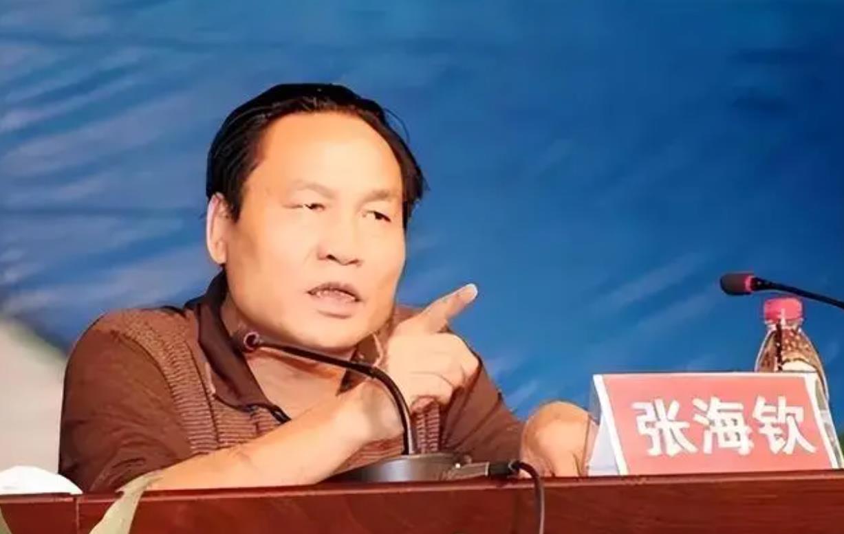 河南“贪虎”张海钦，为生儿子包3个*妇情**，其中一对姐妹