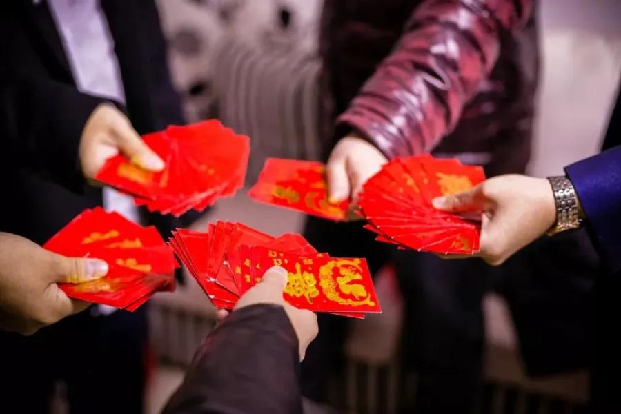 关系一般的人随多少份子钱合适,晚辈需要给长辈随份子钱吗