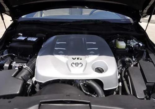 新款5000马力超跑,06款丰田锐志