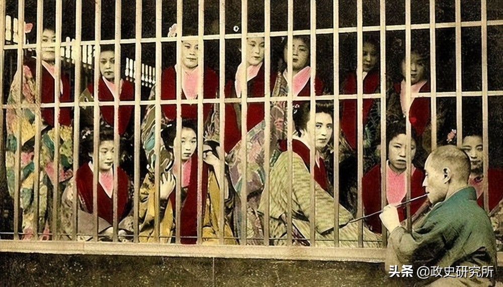 每年创收700亿美元，AV电影风靡全球，日本色情业为何如此发达？