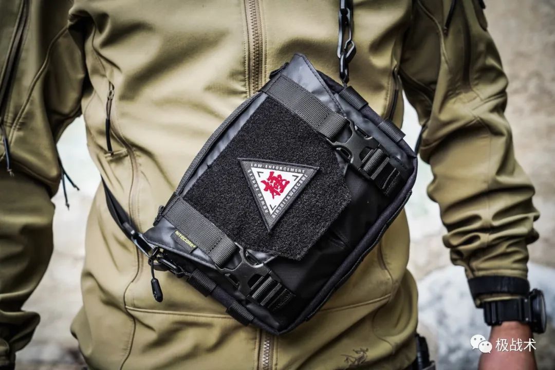 泰酷辣！机能与战术的结合，奈特科尔-SLB05机能通勤挎包丨评测