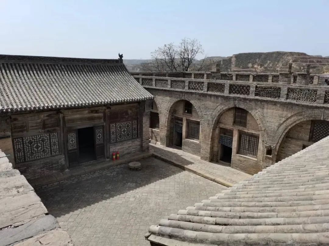镶嵌在黄土坡上的宅院文化作者：武文英