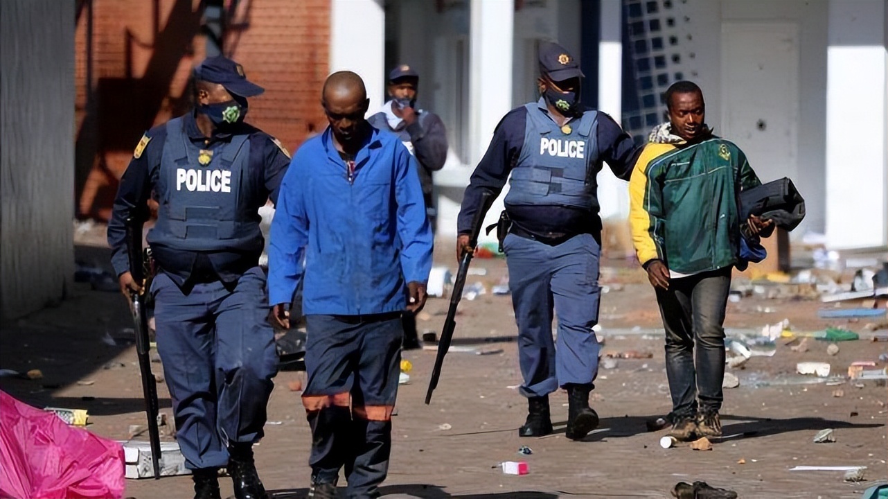 仅凭一己之力，毁掉非洲唯一的发达国家！南非是如何走向衰落的？