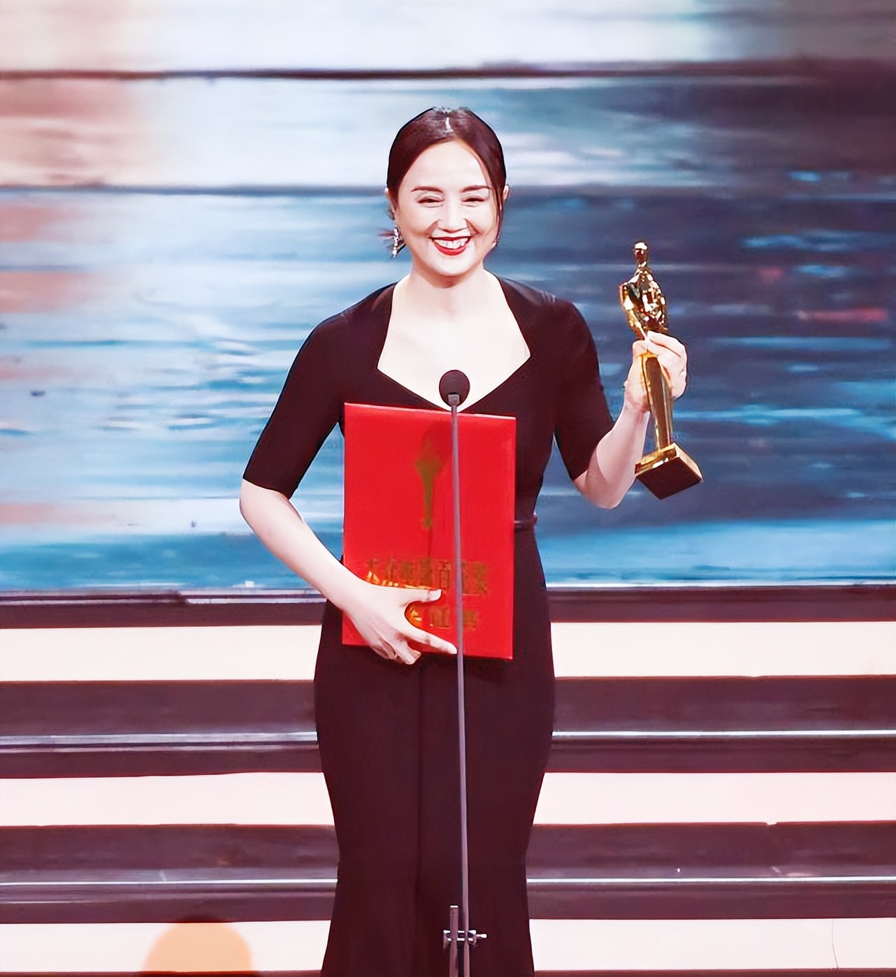 第14届百花奖获得者,第36届百花奖新人走红毯