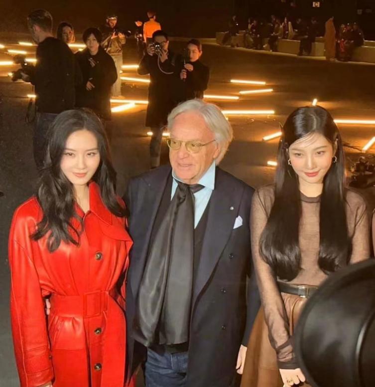 米兰时装周同款被扒反差大：肖战戴2万金戒指，李宇春帽子仅200多