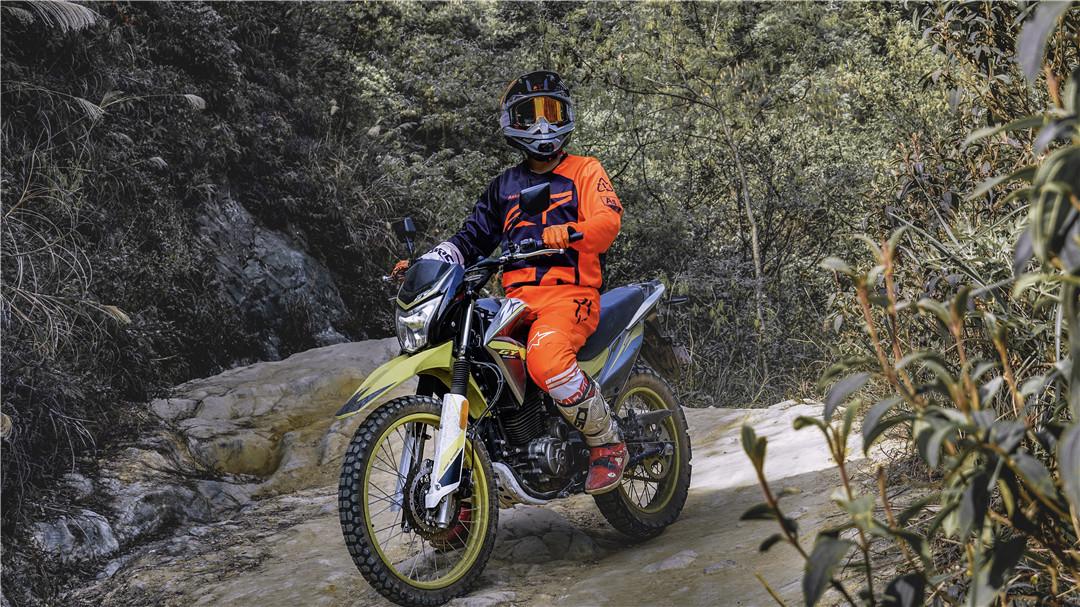 能上路的250cc摩托跑车,能跑250迈左右的摩托车