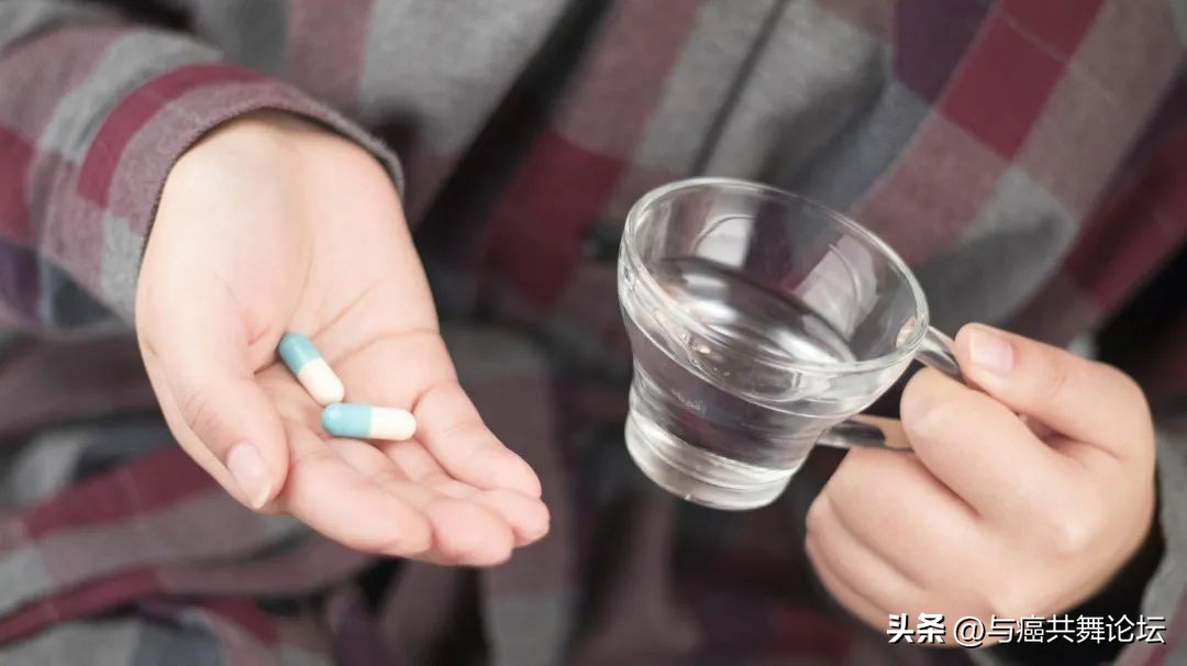 老年人双脚发热是什么原因,老年人头顶发热是什么原因