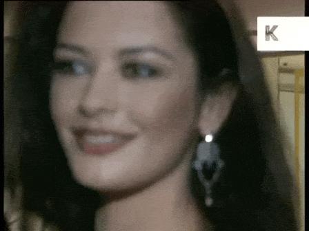 “英国关之琳”闪婚大25岁白头大叔