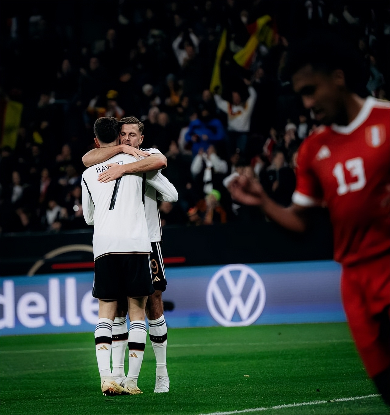 友谊赛德国1-1西班牙录像,德国2比0法国哈弗茨破门