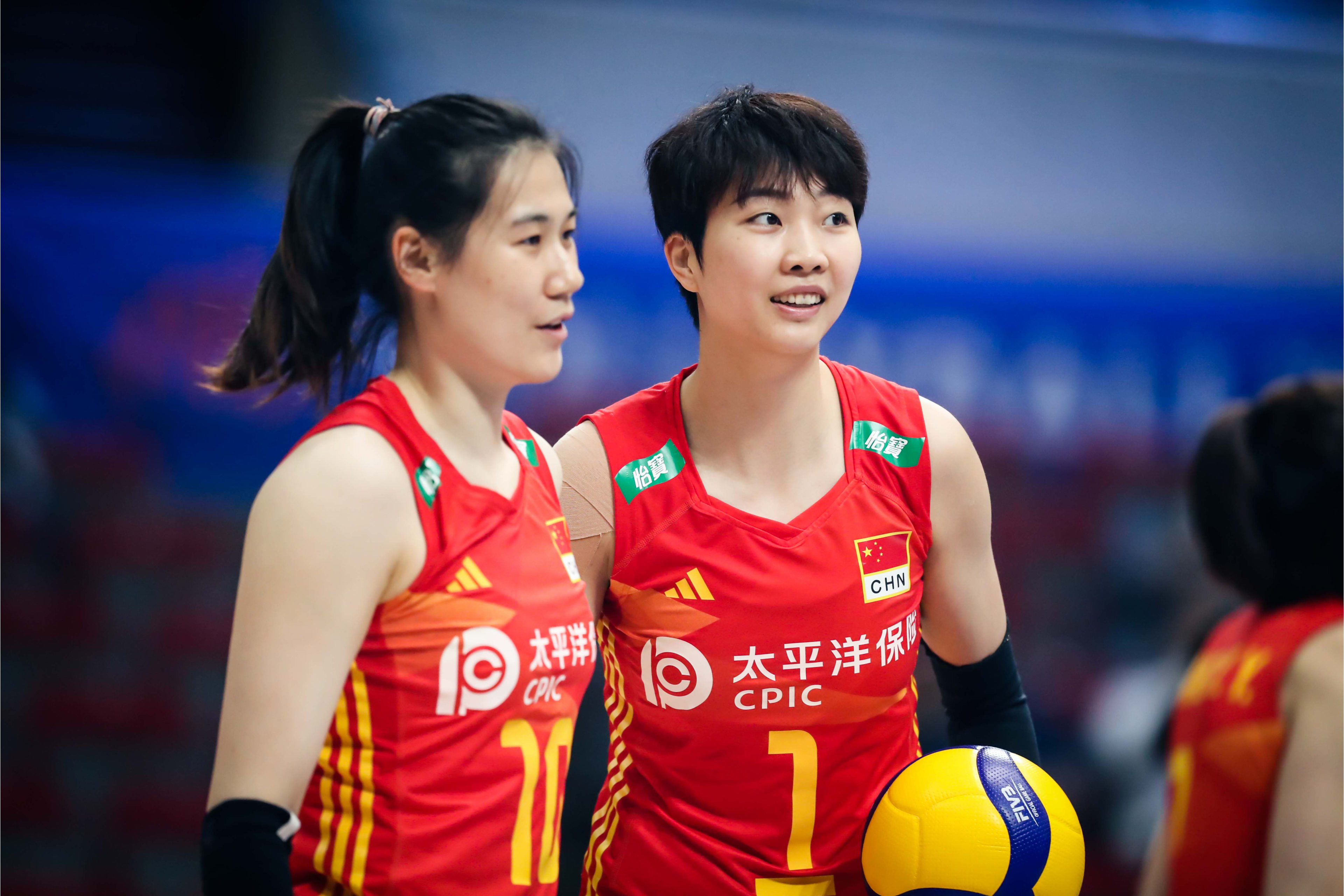 中国女排面临三大难题！一数据看出蔡斌的无奈，两人不适合首发