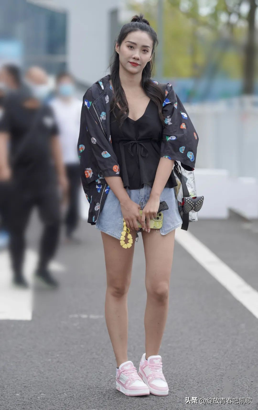 皮粉色高跟鞋搭配什么颜色的裙子,浪漫精致的粉色高跟鞋满满少女心