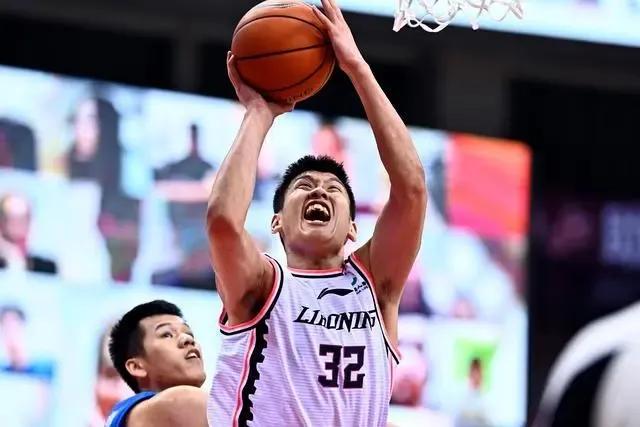 2022辽宁男篮球迷看球,辽宁男篮现场观赛视角