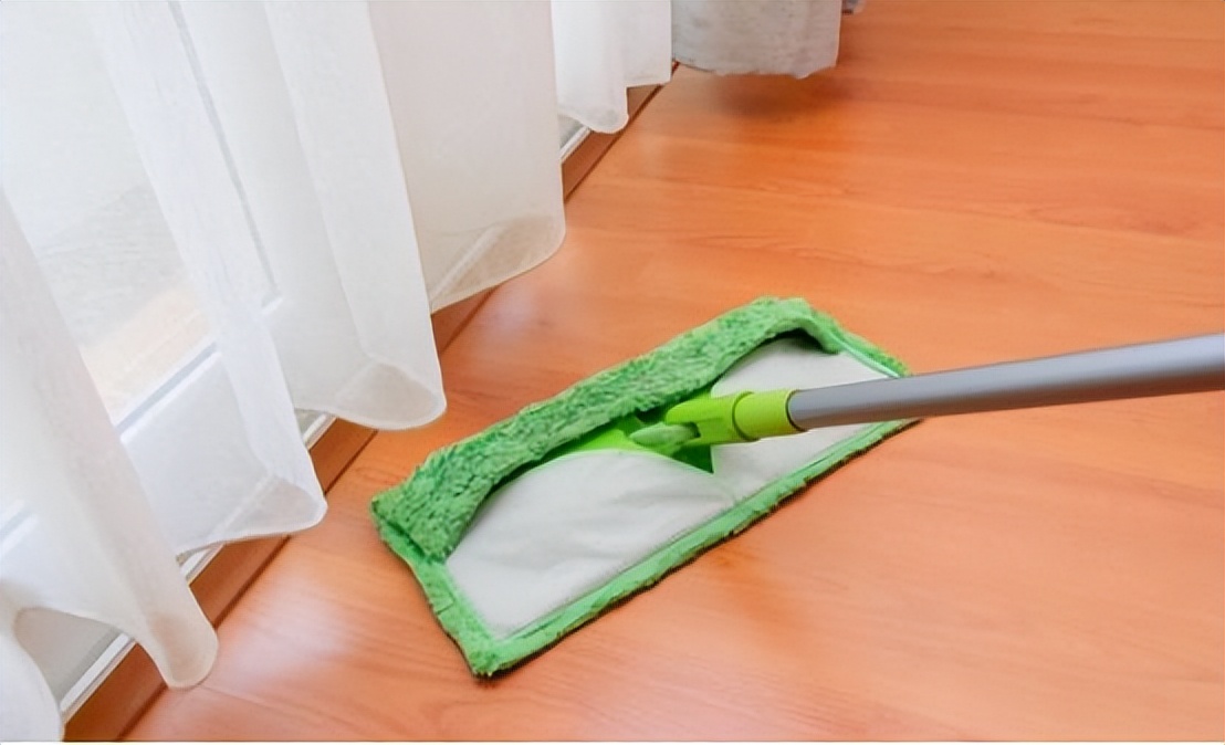 不吸水的地板怎么拖没有水印,地板砖上有水印怎样能清理掉