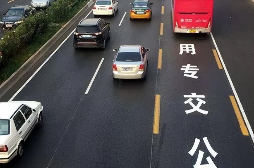 公交车司机每天能挣多少路费,深圳公交司机师傅一个月多少钱