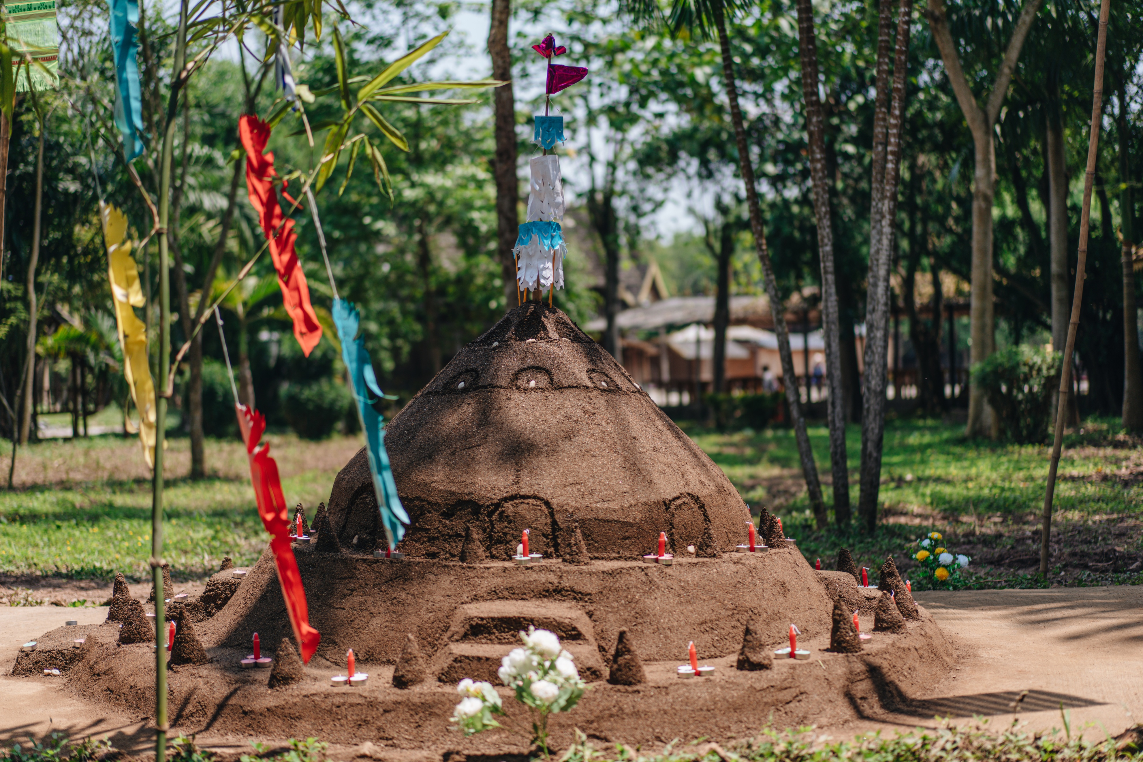 西双版纳的狂欢泼水节,西双版纳傣历1377年泼水节视频