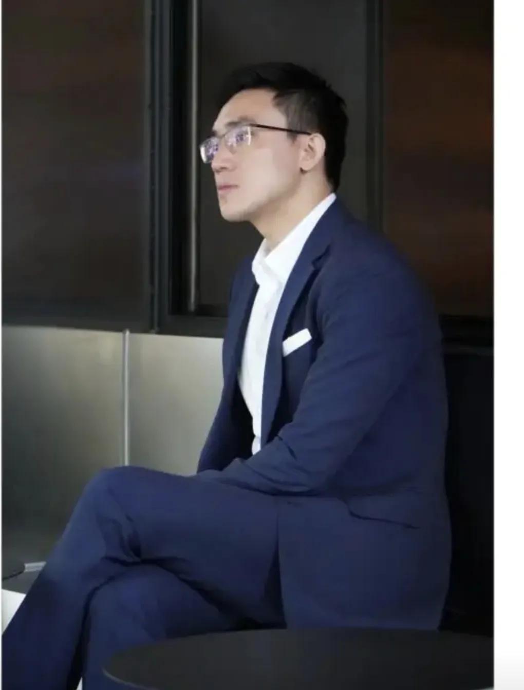 老师把我当枪使，有来蹭治疗不给钱的就让我要，我要了然后得罪人