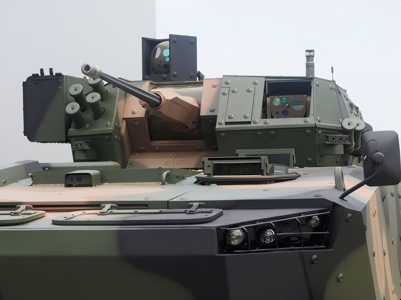 波兰轮式突击火炮,波兰牵引式榴弹炮