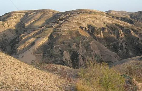 酒桌反目酿惨祸冲动拔刀毁一生