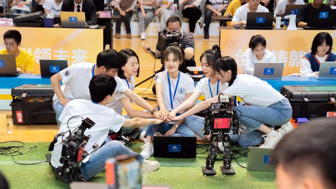 《大三女生》北大展播引热议主创团队与北大师生面对面