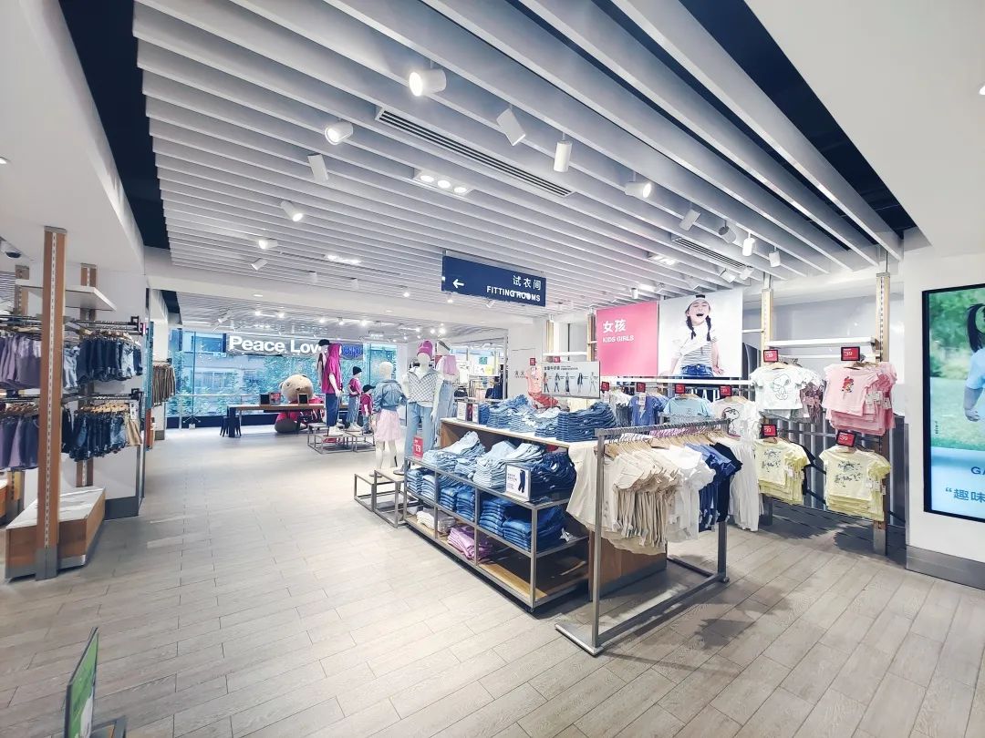 gap多地门店清仓撤店,闭店清仓潮后gap迎来接盘人