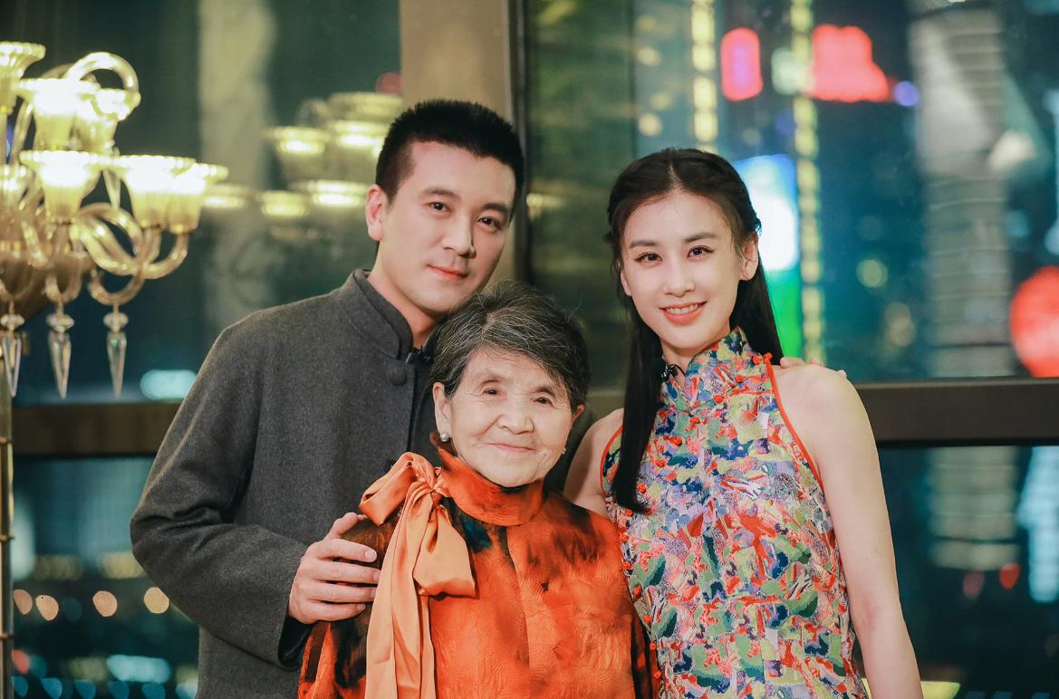 杨子近90岁的妈妈阳了，服下88年的香丸后退烧转阴，感叹中药神奇