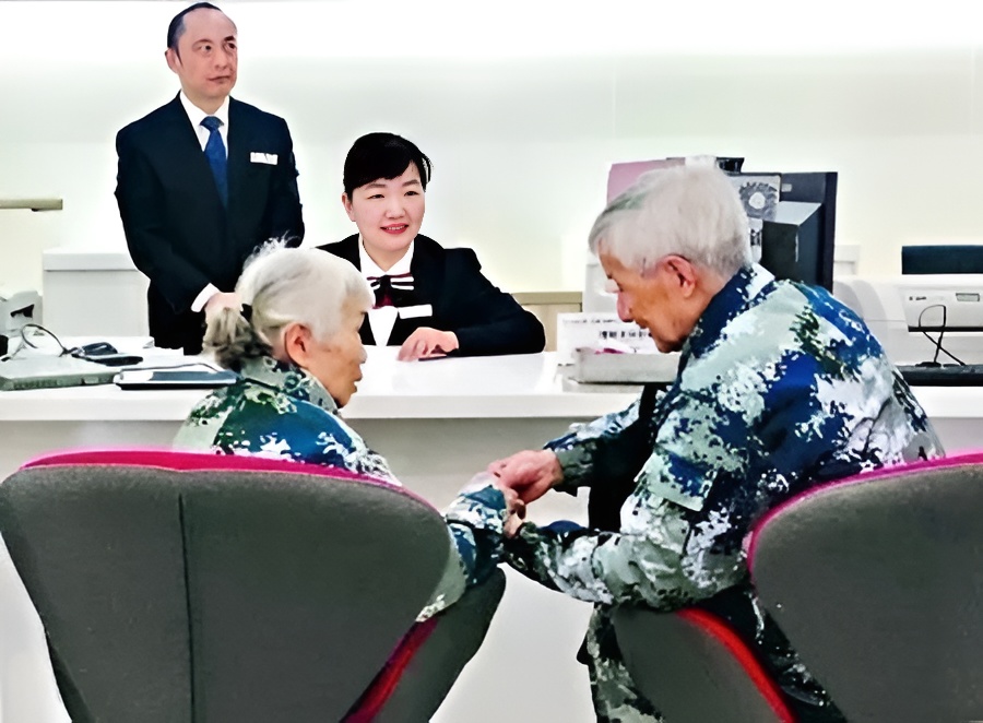 中国第一女空降兵马旭,清贫的现代名人马旭简介