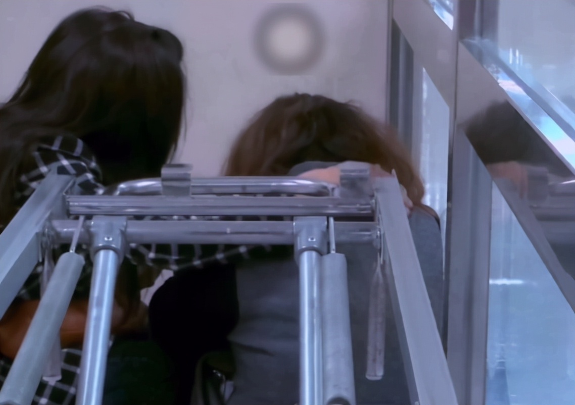 28岁工人被砸到脑袋后续,28岁工人被砸中脑袋