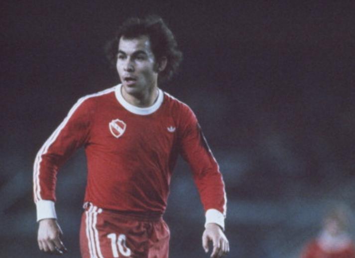 梅西马拉多纳足球,梅西马拉多纳历史地位