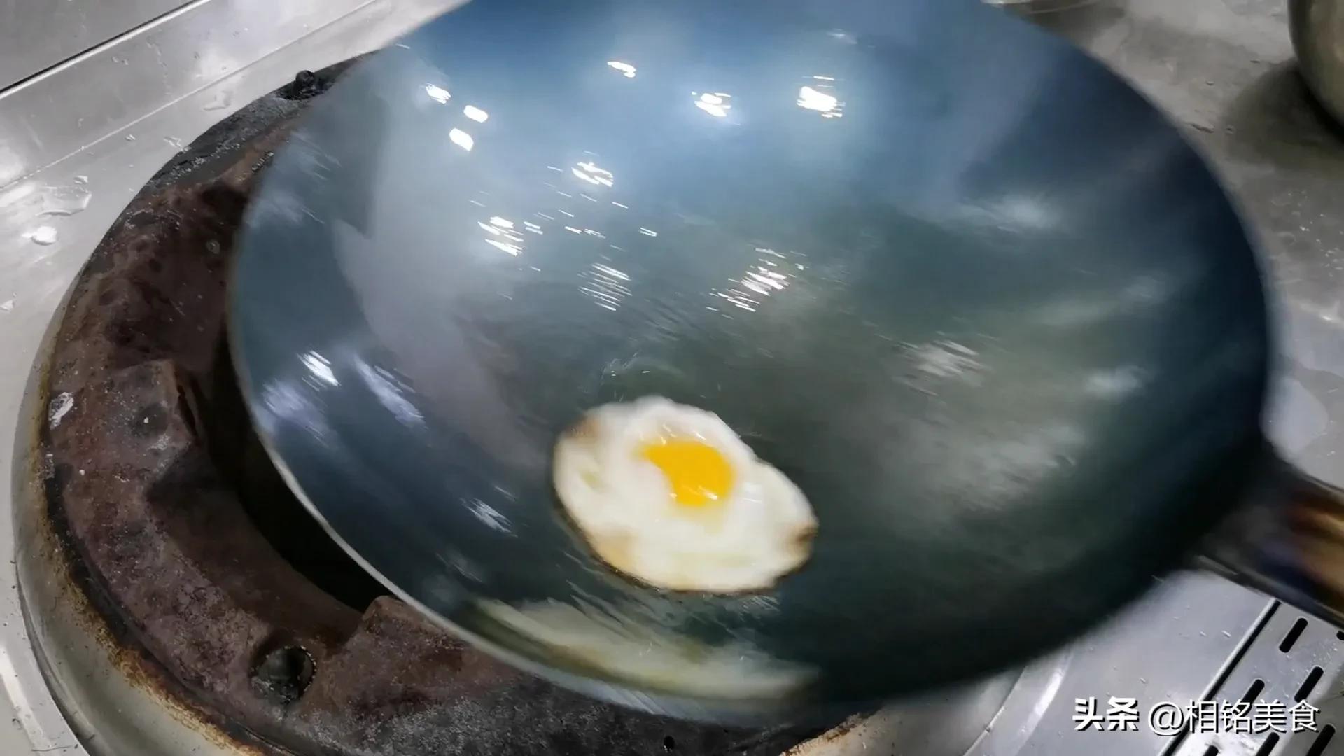 新铁锅怎样开锅小妙招视频,不粘锅的铁锅最佳开锅方法