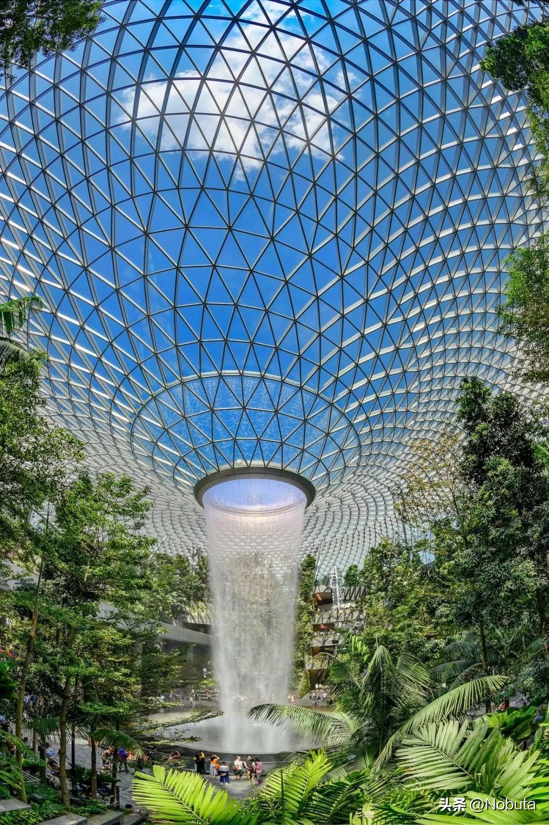 这样的飞机你敢坐吗,令人震撼的机场