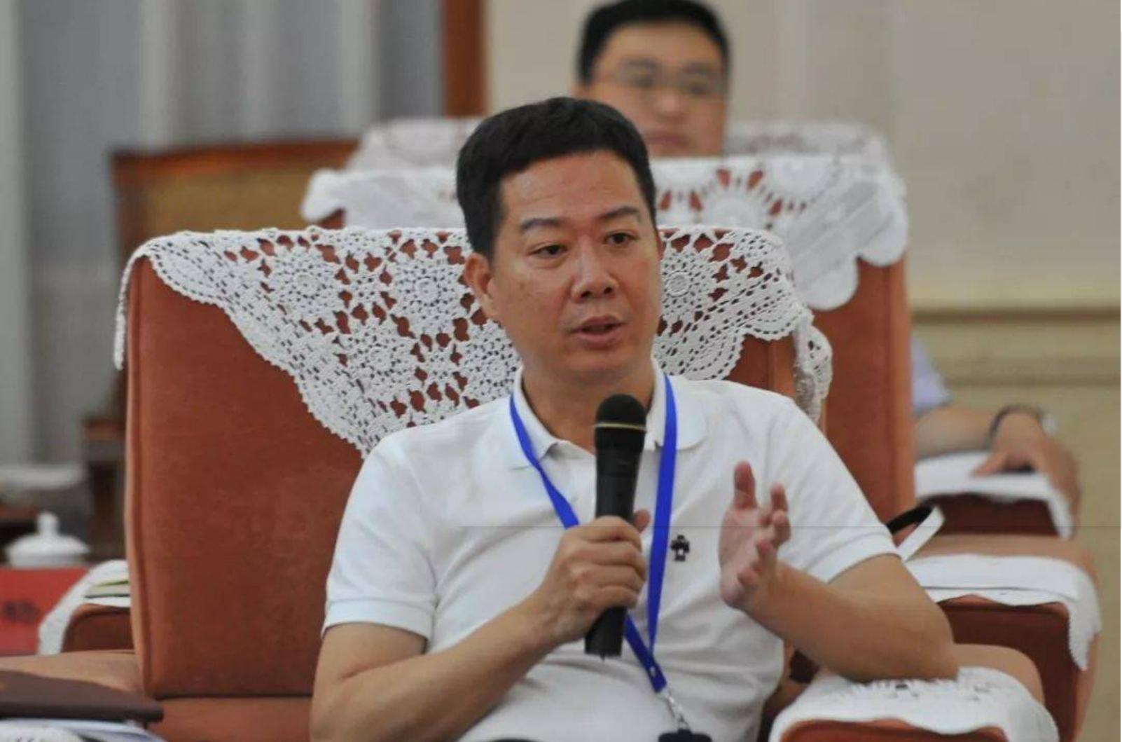 福建漳州父子多传奇？父亲被称教父，儿子厦门大学毕业，身家百亿