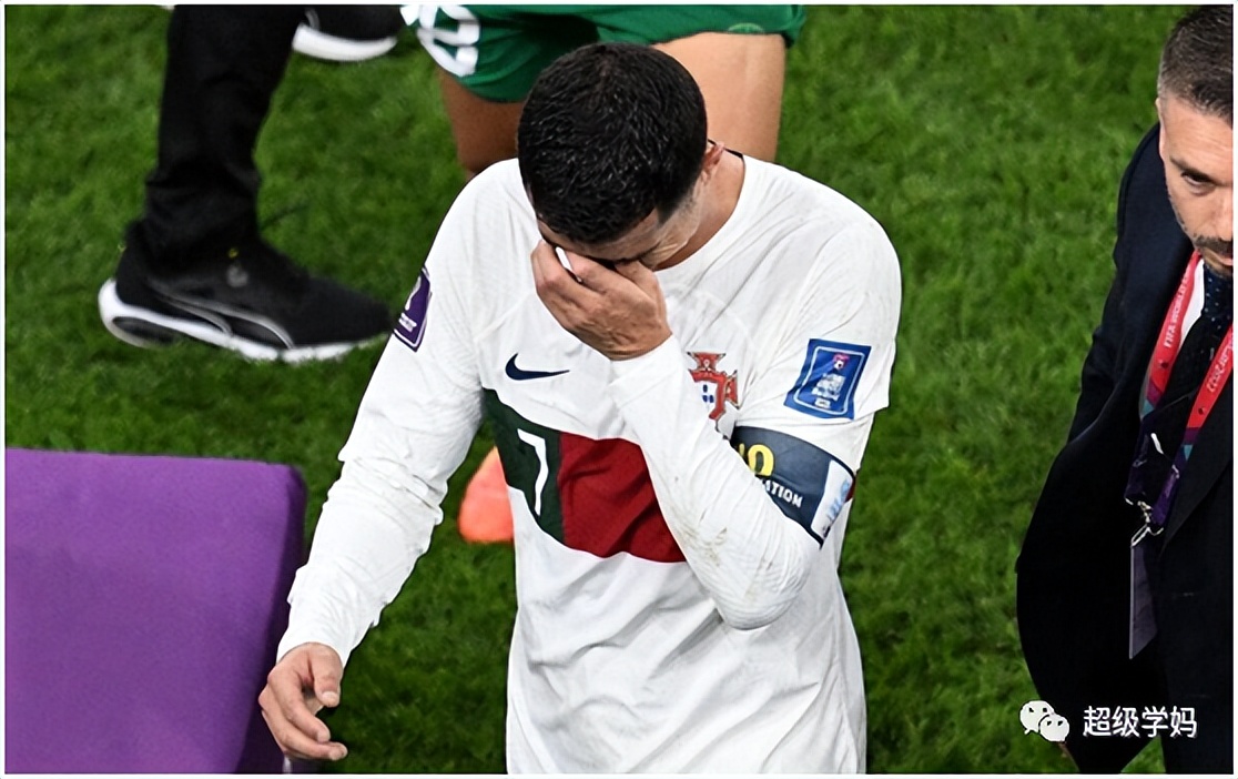 足球令人热血沸腾的比赛跌宕起伏,足球的魅力不止于比赛