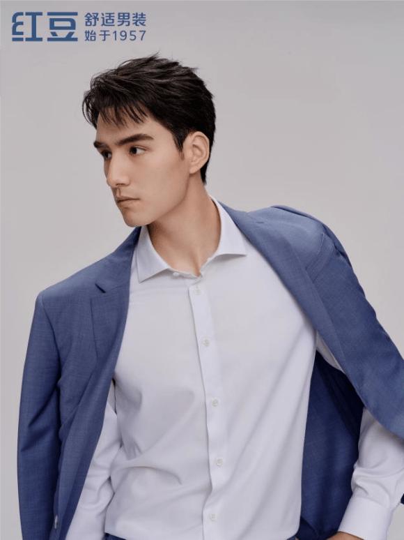 必备夏季单品干净清爽的夏季穿搭,夏季必备的日常用品